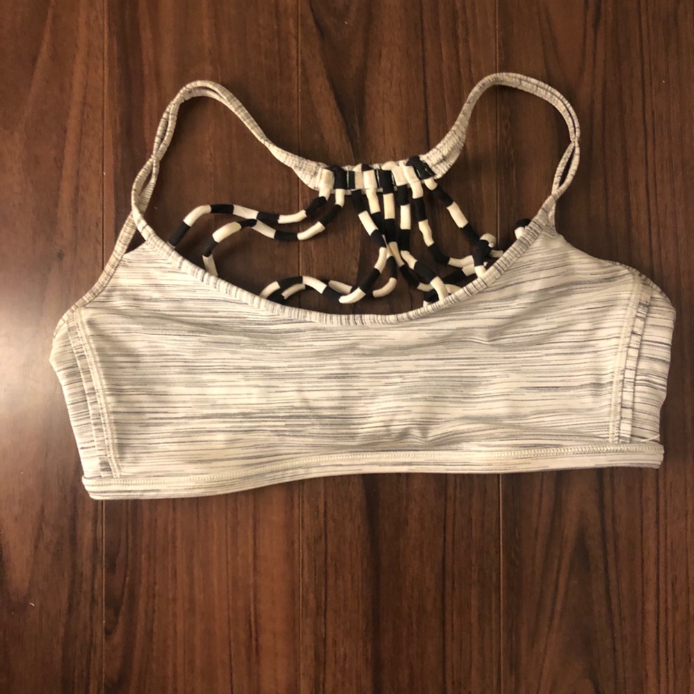 Lululemon Free to Be sports bra